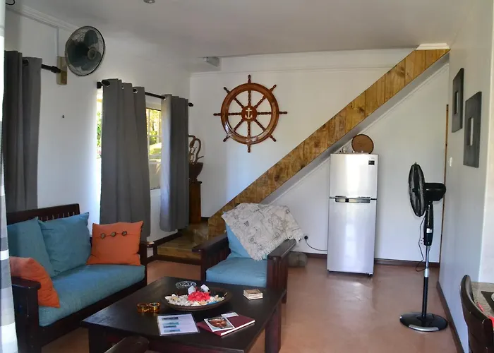 Chalet Ocean Bird & Wanita's Self Catering *