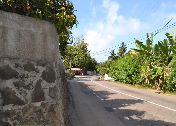Ocean Bird & Wanita's Self Catering *