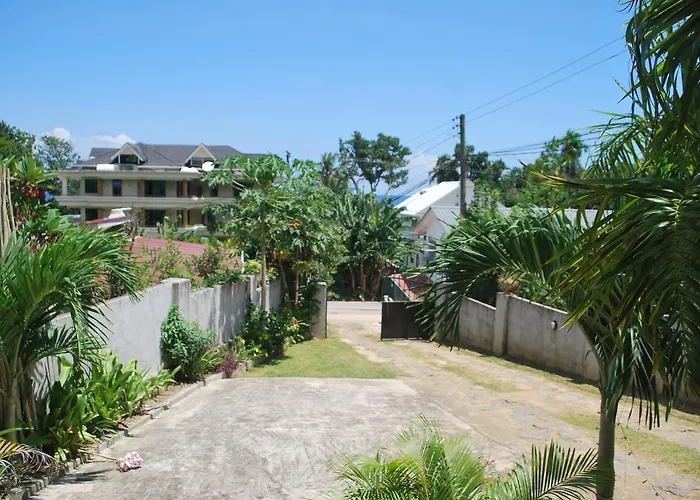 Chalet Ocean Bird & Wanita's Self Catering *