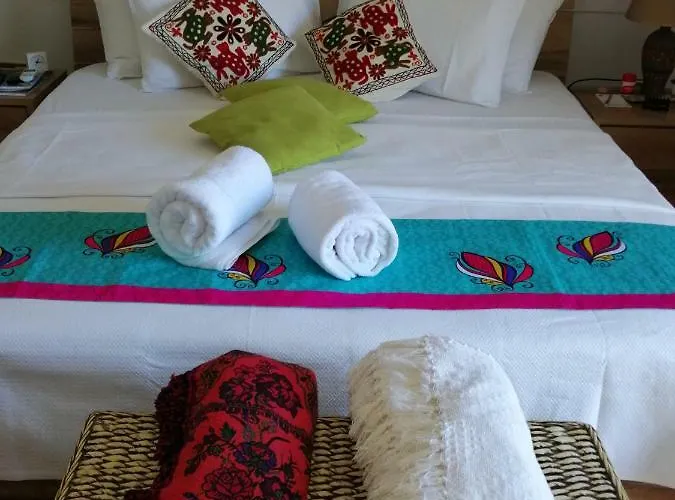 Ocean Bird & Wanita's Self Catering * Pointe Au Sel